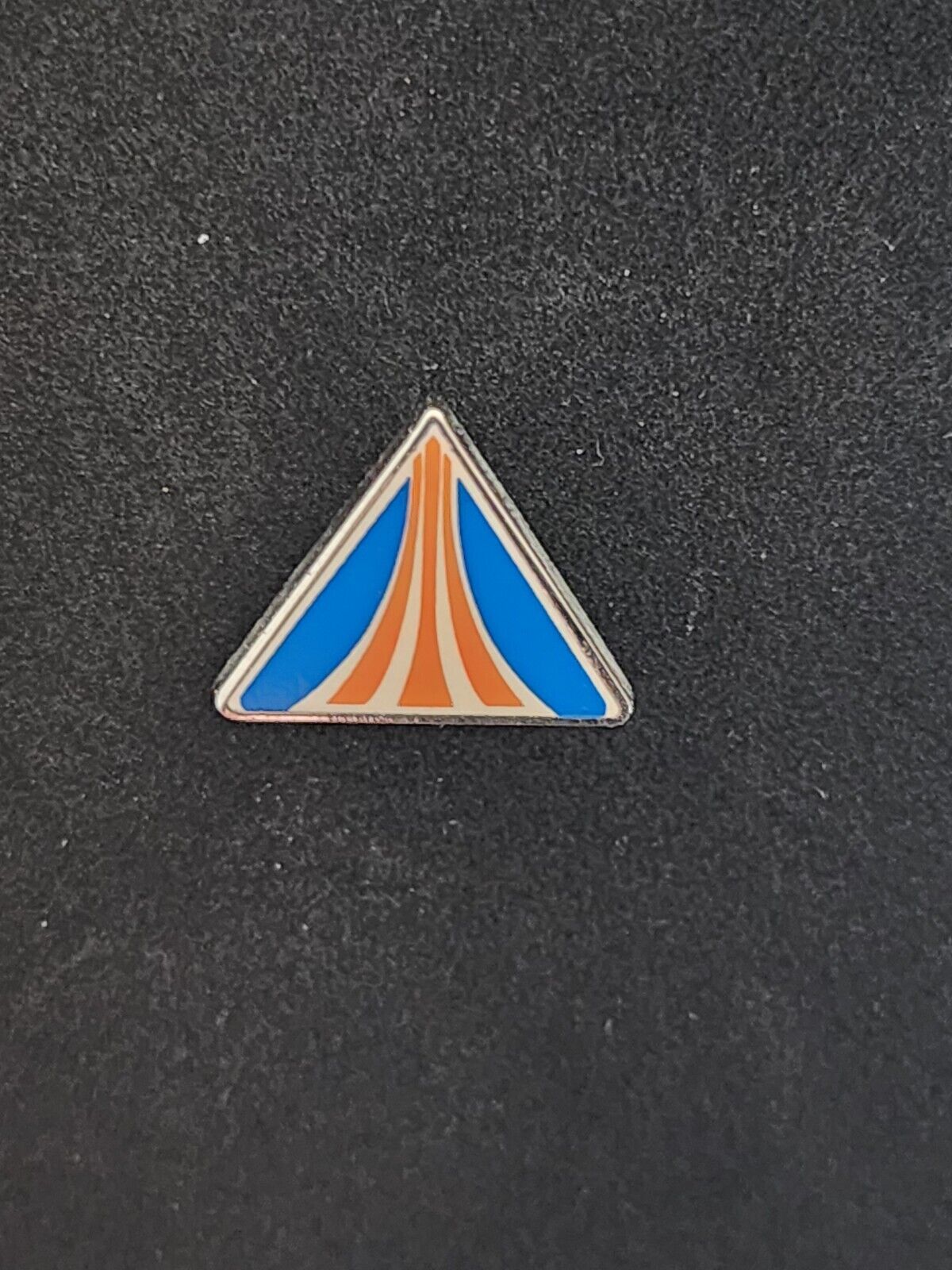 5525649